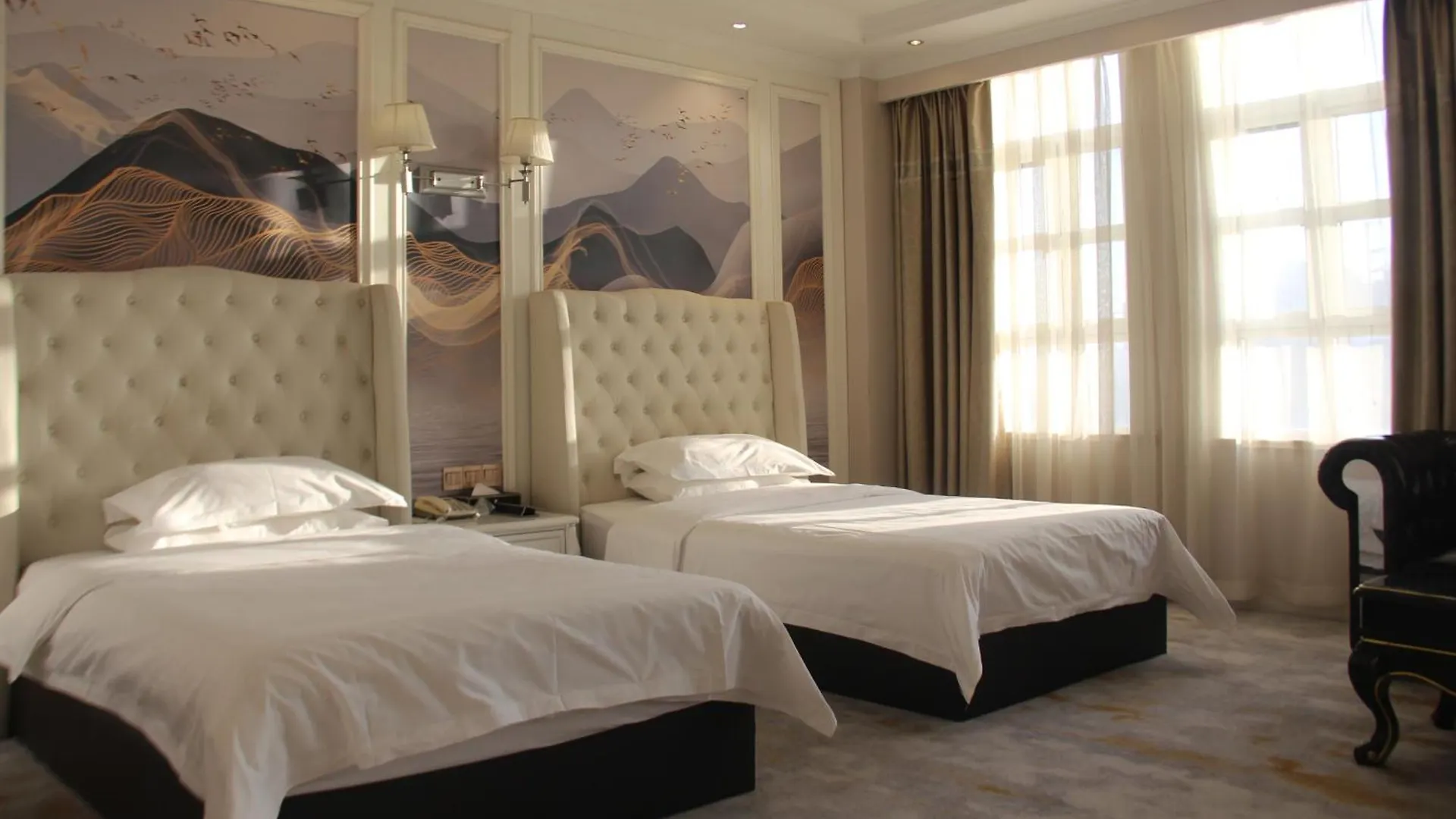 Zhengzhou Riverside International Holiday Hotel